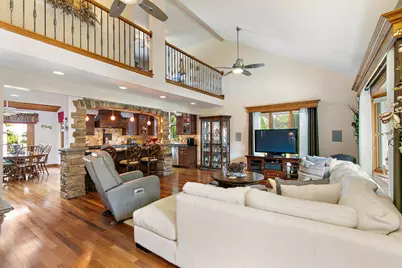 1021 Pheasant Trail, Carol Stream, IL 60188 - Photo 6