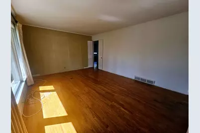 [Address not provided], Des Plaines, IL 60018 - Photo 6