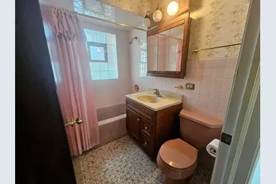 [Address not provided], Des Plaines, IL 60018 - Photo 8