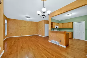 2154 Patriot Dr, Dekalb, IL 60115 - Photo 8
