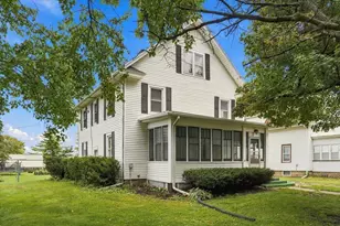 310 E Dixon St, Polo, IL 61064 - Photo 2
