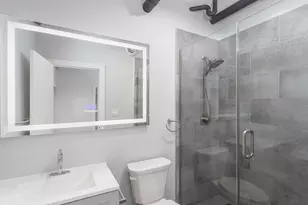 7645 N Sheridan Rd, Chicago, IL 60626 - Photo 10