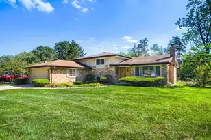 883 E Zinnia Ln, Palatine, IL 60074 - Photo 1
