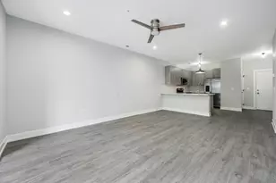 825 E 61st St, Chicago, IL 60637 - Photo 8