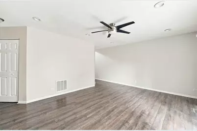 2651 S Cedar Glen Drive, Arlington Heights, IL 60005 - Photo 20