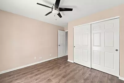 2651 S Cedar Glen Drive, Arlington Heights, IL 60005 - Photo 16