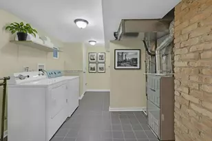 420 Berkshire Ln, Des Plaines, IL 60016 - Photo 16