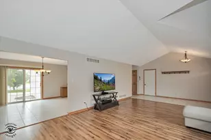 1449 Crooked Creek Dr, Beecher, IL 60401 - Photo 6