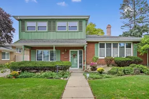 4613 W 105th St, Oak Lawn, IL 60453 - Photo 1