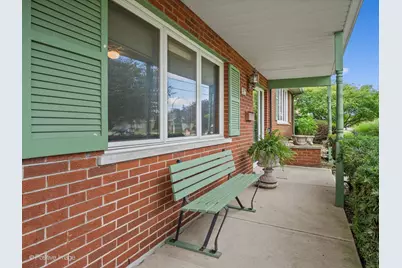 4613 W 105th Street, Oak Lawn, IL 60453 - Photo 2
