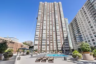 525 W Hawthorne Pl, Chicago, IL 60657 - Photo 30
