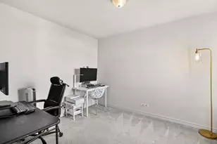 525 W Hawthorne Pl, Chicago, IL 60657 - Photo 20