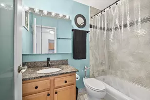 525 W Hawthorne Pl, Chicago, IL 60657 - Photo 18