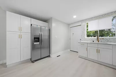 8506 S Euclid Avenue, Chicago, IL 60617 - Photo 10