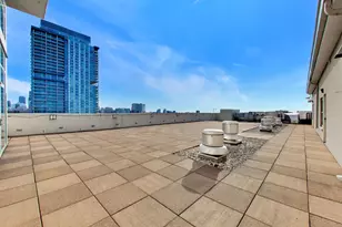 230 W Division St, Chicago, IL 60610 - Photo 30