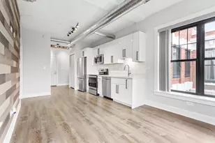 7645 N Sheridan Rd, Chicago, IL 60626 - Photo 2