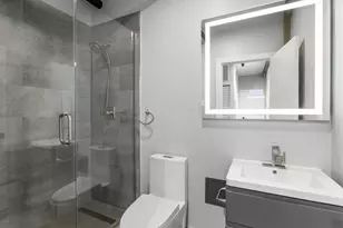 7645 N Sheridan Rd, Chicago, IL 60626 - Photo 10