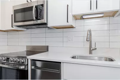 7645 N Sheridan Road #413, Chicago, IL 60626 - Photo 4