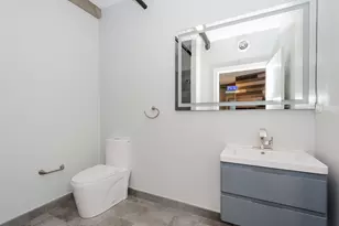 7645 N Sheridan Rd, Chicago, IL 60626 - Photo 8