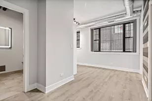 7645 N Sheridan Rd, Chicago, IL 60626 - Photo 4