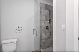 7645 N Sheridan Rd, Chicago, IL 60626 - Photo 6