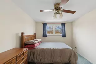 1817 Carlisle Ct, Schaumburg, IL 60194 - Photo 6
