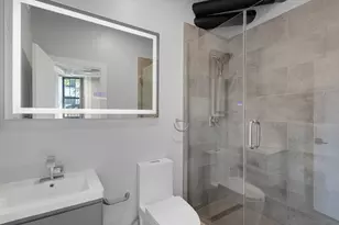 7645 N Sheridan Rd, Chicago, IL 60626 - Photo 6