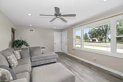 7416 S Octavia Avenue, Bridgeview, IL 60455 - Photo 8