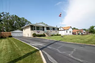 7416 S Octavia Ave, Bridgeview, IL 60455 - Photo 2