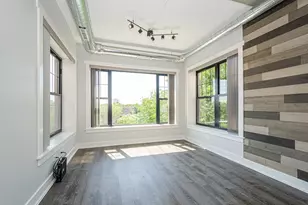 7645 N Sheridan Rd, Chicago, IL 60626 - Photo 2