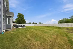 207 Hickory St, Peotone, IL 60468 - Photo 24