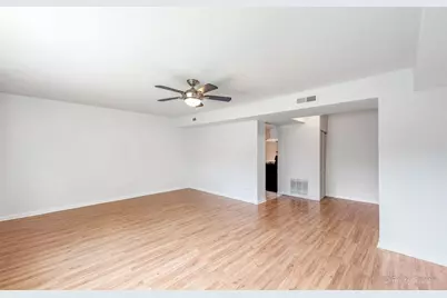 1610 W Jarvis Avenue #AA, Chicago, IL 60626 - Photo 8