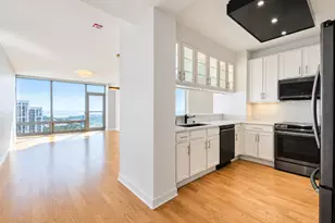 100 E 14th St, Chicago, IL 60605 - Photo 2