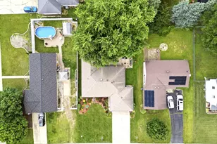 1410 Austin Ave, Aurora, IL 60505 - Photo 12