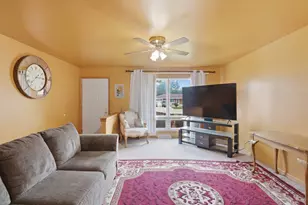 1410 Austin Ave, Aurora, IL 60505 - Photo 2
