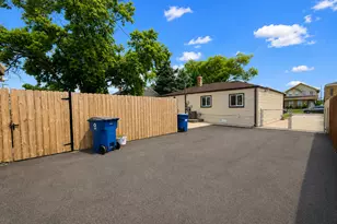 1643 N 43rd Ave, Stone Park, IL 60165 - Photo 16