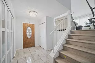 18584 Meadow Ln, Hazel Crest, IL 60429 - Photo 6