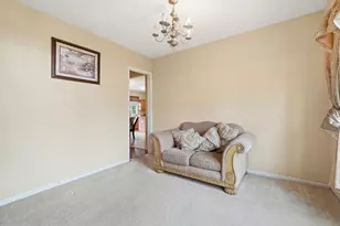 3104 Deerpath Ln, Carpentersville, IL 60110 - Photo 2