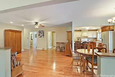 667 W Elk Grove Boulevard, Elk Grove Village, IL 60007 - Photo 10