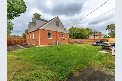 301 W Lonnquist Boulevard, Mount Prospect, IL 60056 - Photo 30