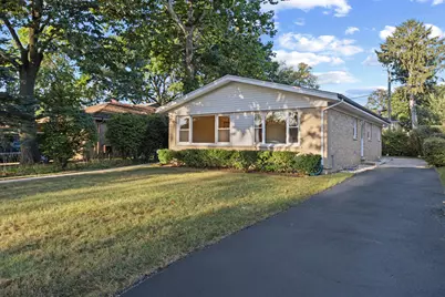 9752 Tripp Avenue, Skokie, IL 60076 - Photo 2