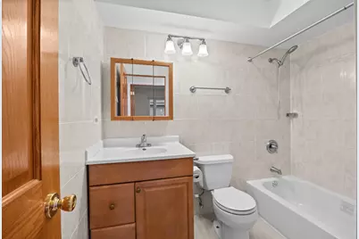 9752 Tripp Avenue, Skokie, IL 60076 - Photo 14