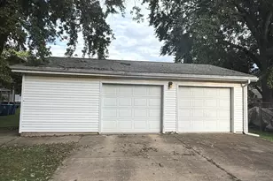 128 N Mason Ave, Amboy, IL 61310 - Photo 4