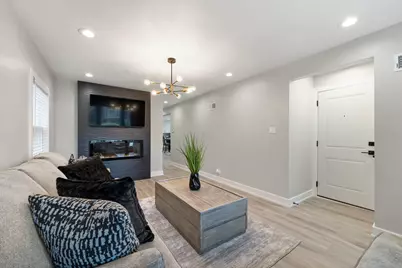 5347 W Gladys Avenue #1, Chicago, IL 60644 - Photo 4
