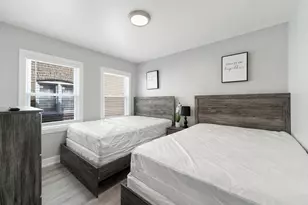 5347 W Gladys Ave, Chicago, IL 60644 - Photo 12