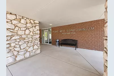 1331 S Finley Road #213, Lombard, IL 60148 - Photo 2