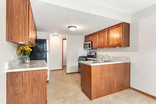 2540 Juricic Dr, Crest Hill, IL 60403 - Photo 8