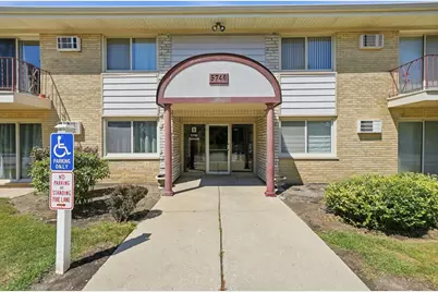 5740 Concord Lane #13, Clarendon Hills, IL 60514 - Photo 1