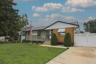 65 Victoria Dr, Northlake, IL 60164 - Photo 2