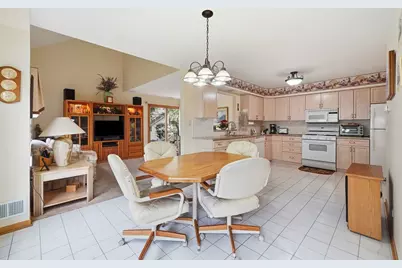 1406 Laurel Oaks Drive, Streamwood, IL 60107 - Photo 8